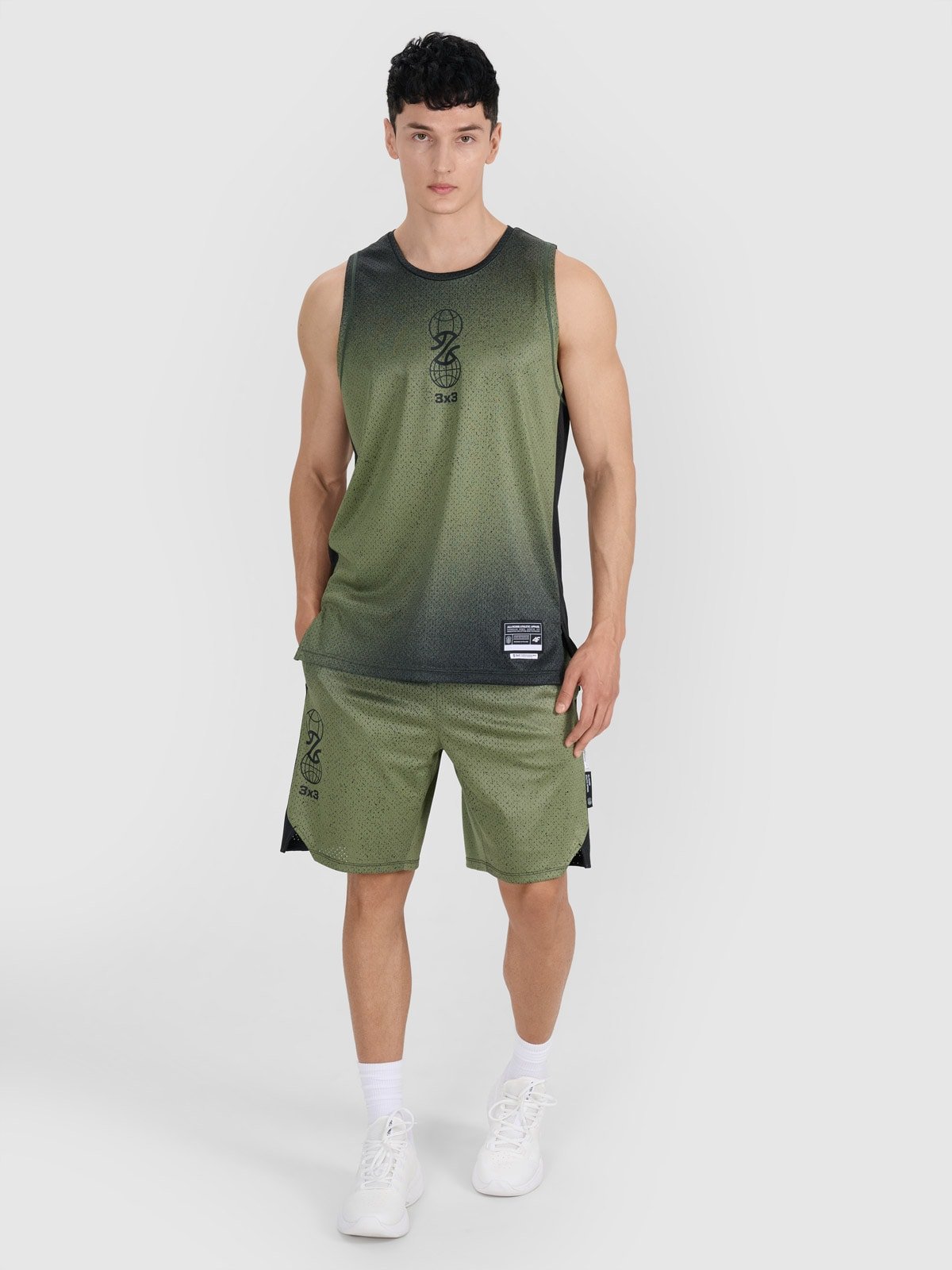 4F Spodenki do koszykówki szybkoschnące męskie - multikolor M