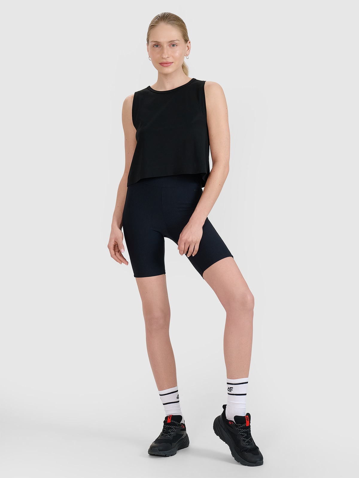 4F Legginsy krótkie dzianinowe damskie - czarne XS