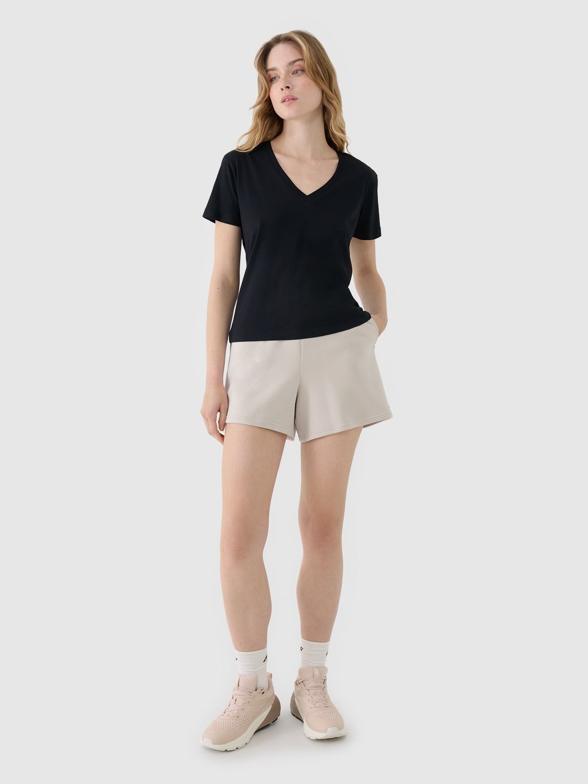 4F Spodenki dresowe z modalem damskie - beżowe M