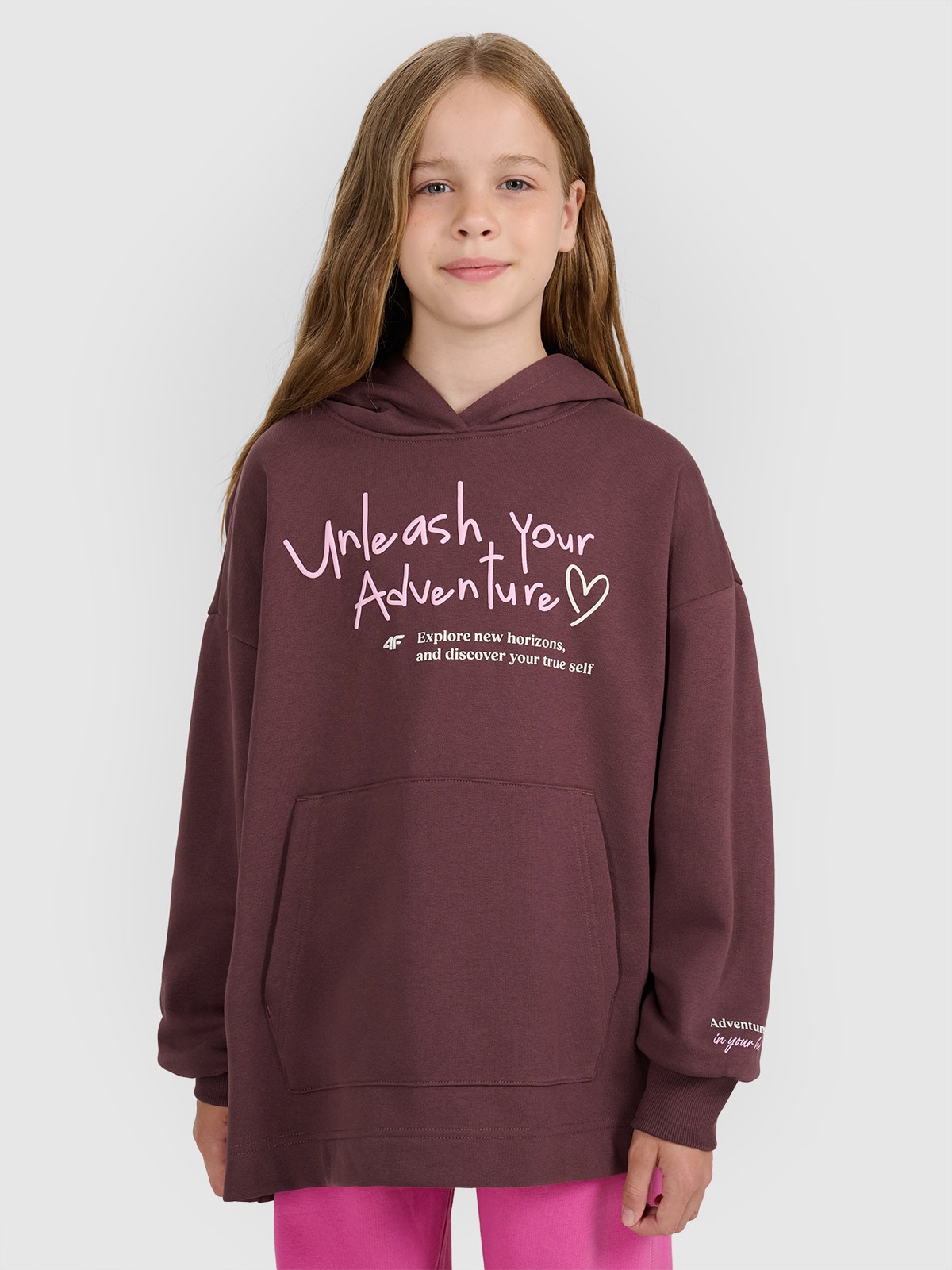 4F Bluza dresowa oversize nierozpinana z kapturem dziewczęca - brązowa 134 (8-9 lat)