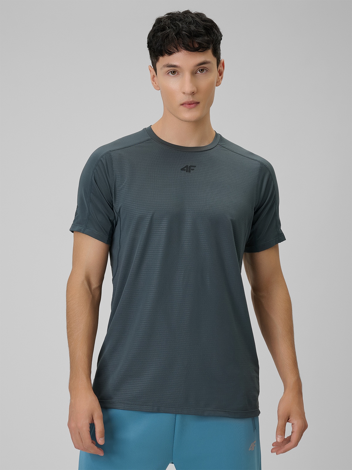 4F Koszulka treningowa regular szybkoschnąca męska - szara M