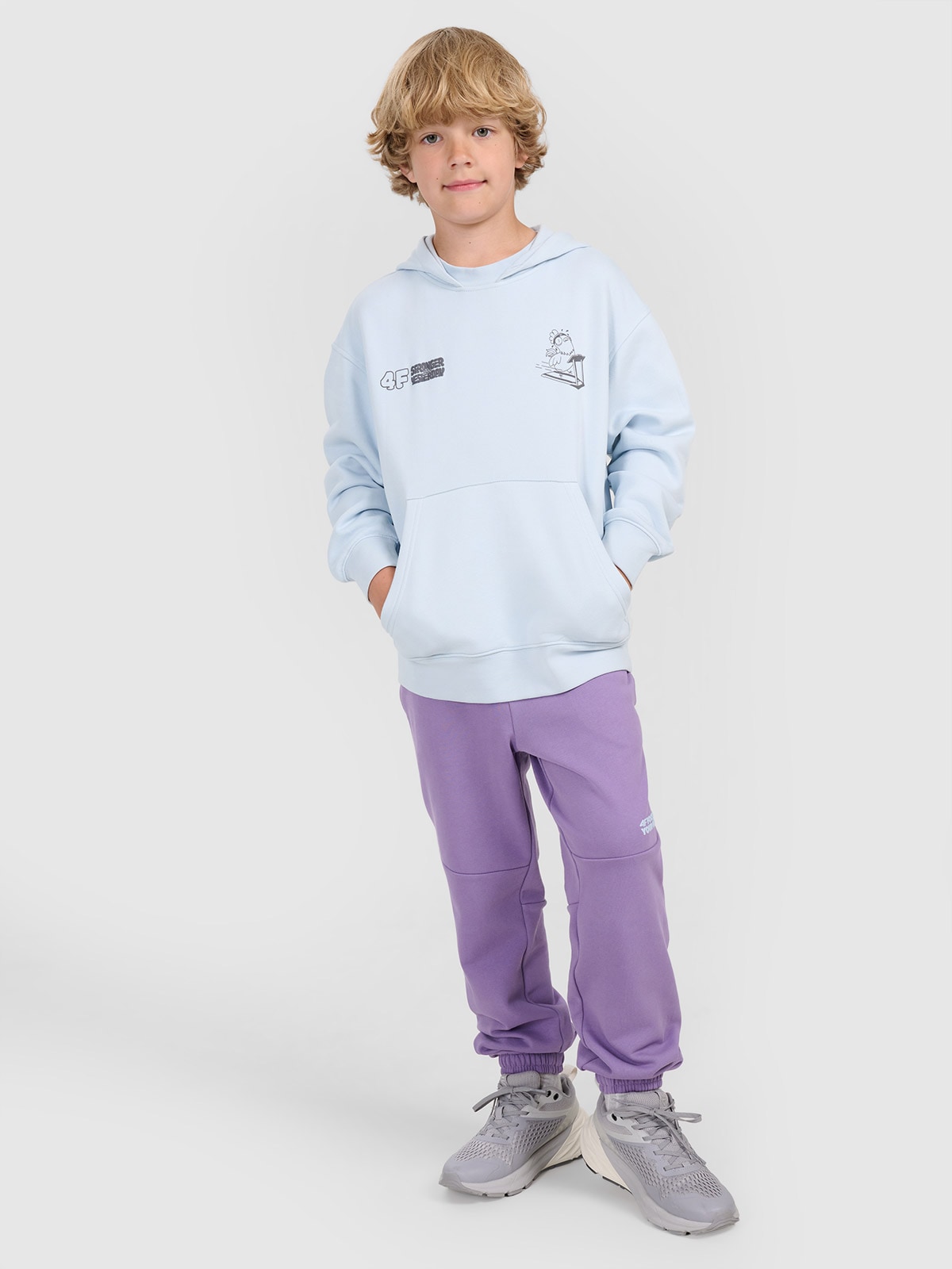 4F Spodnie dresowe joggery chłopięce - fioletowe 152 (11-12 lat)