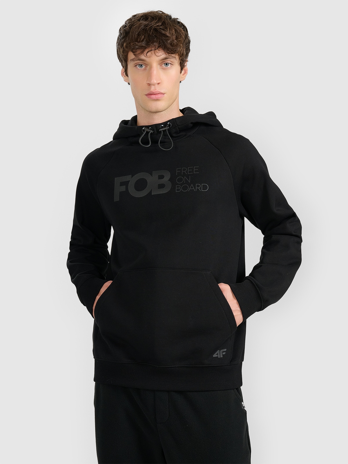4F Bluza dresowa nierozpinana z kapturem męska - czarna XL