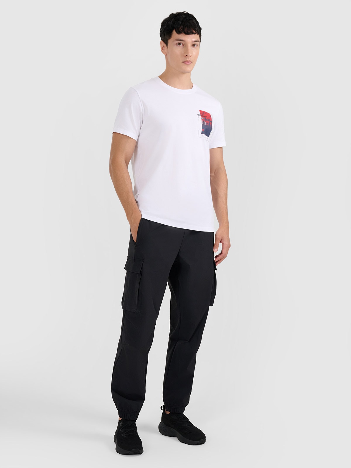 4F Spodnie casual cargo męskie - czarne L