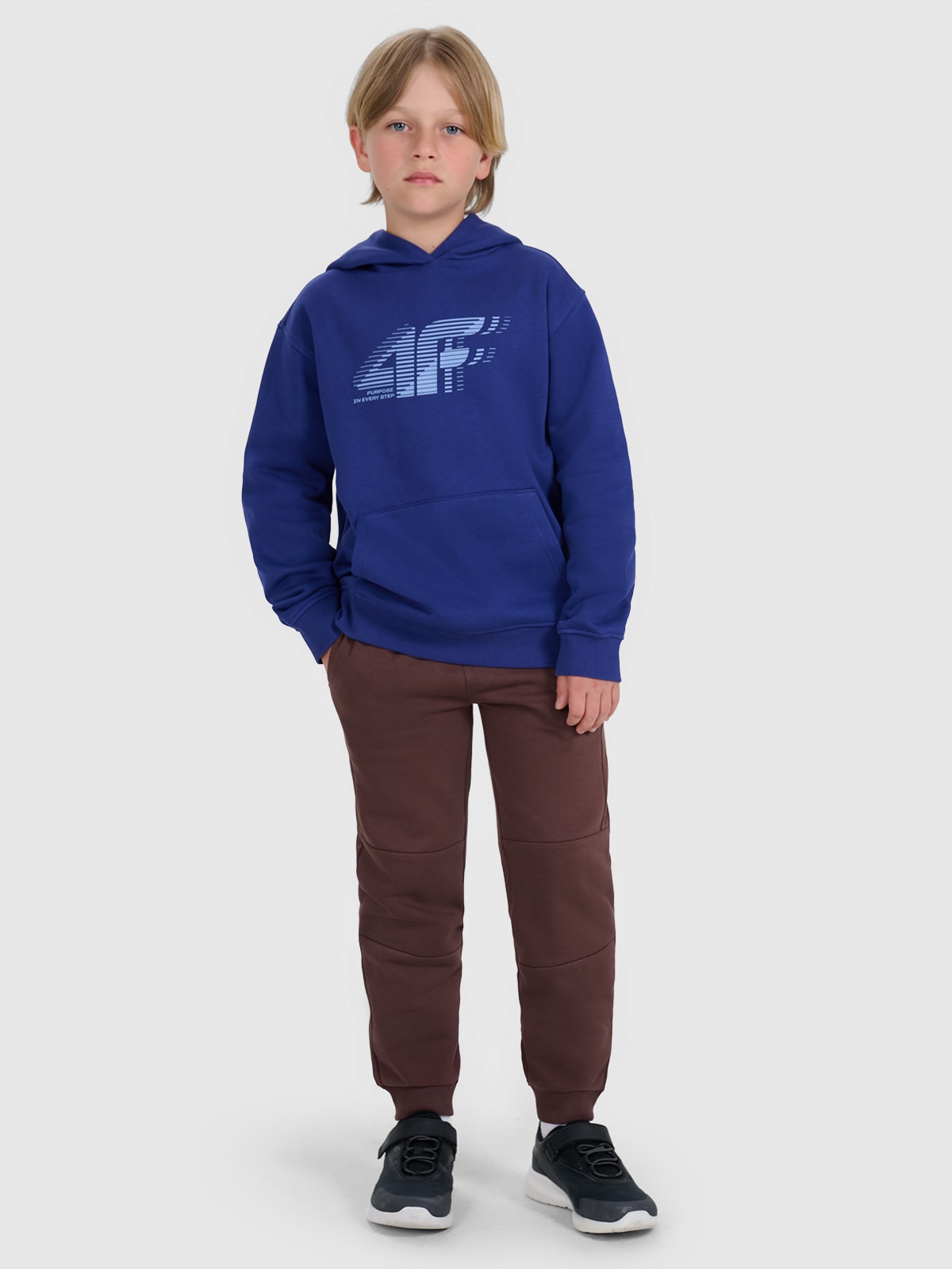 4F Spodnie dresowe joggery chłopięce - brązowe 146 (10-11 lat)