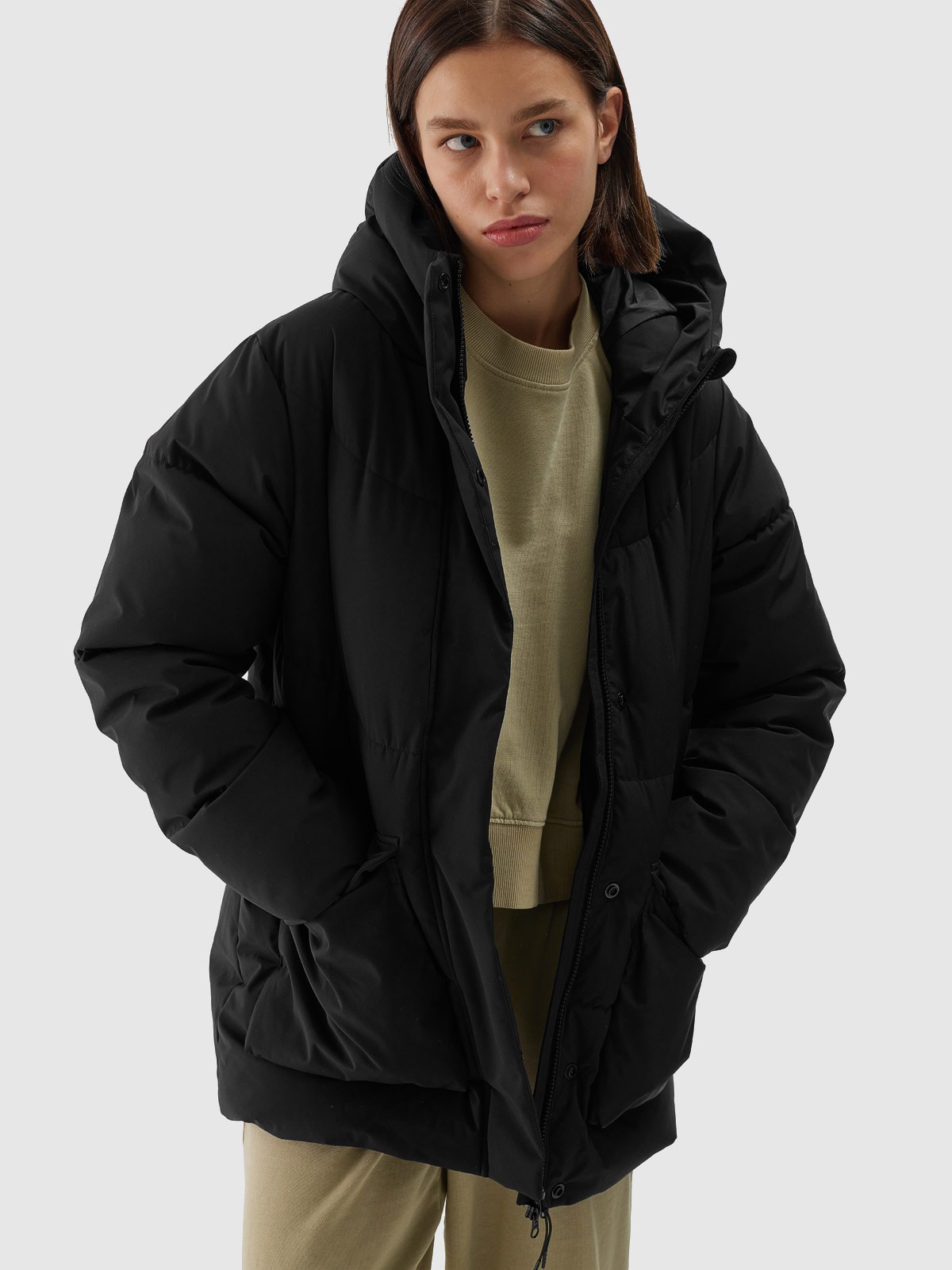 4F Kurtka puchowa z syntetycznym wypełnieniem damska - czarna S