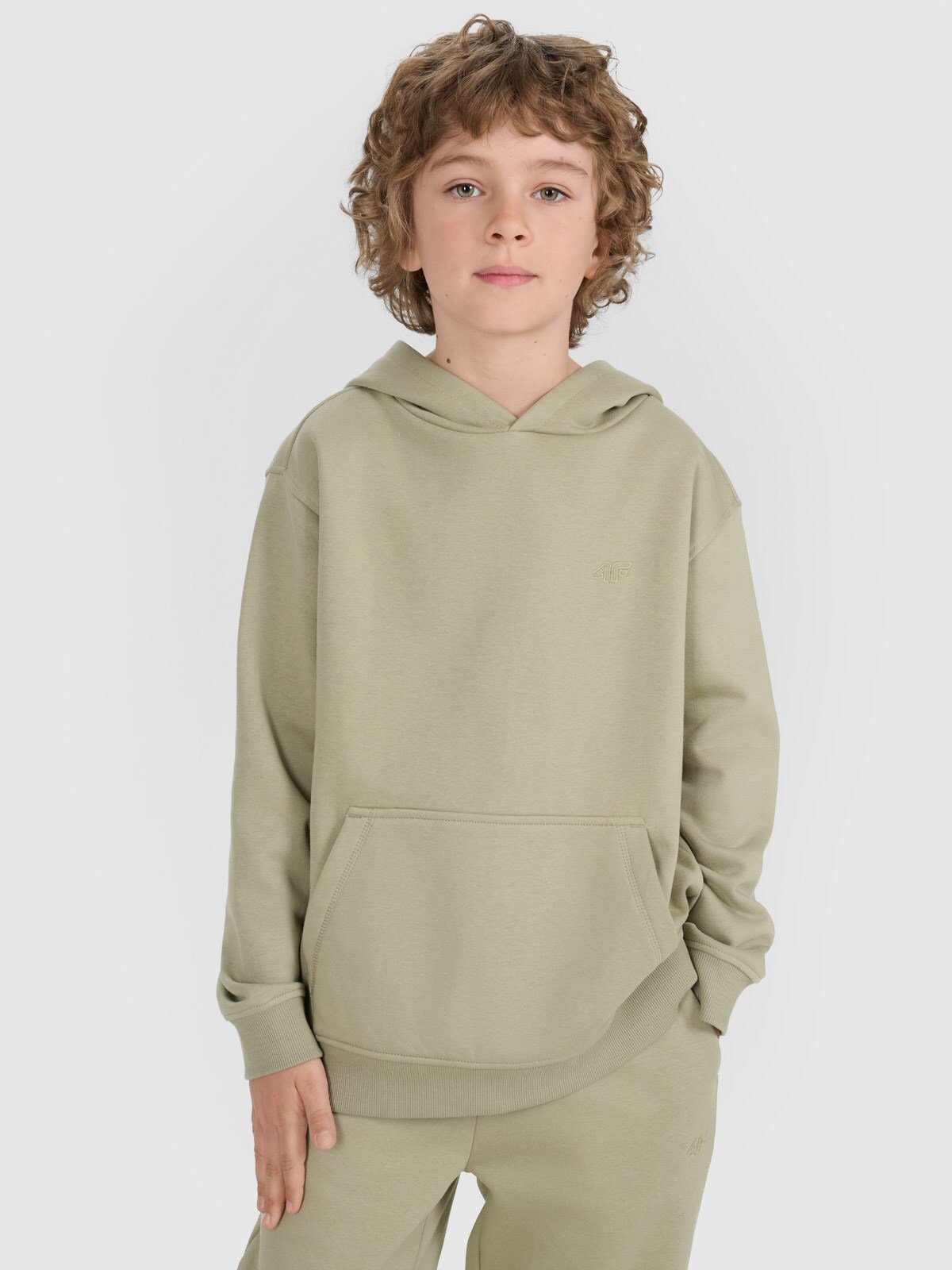 4F Bluza dresowa nierozpinana z kapturem chłopięca - zielona 128 (7-8 lat)