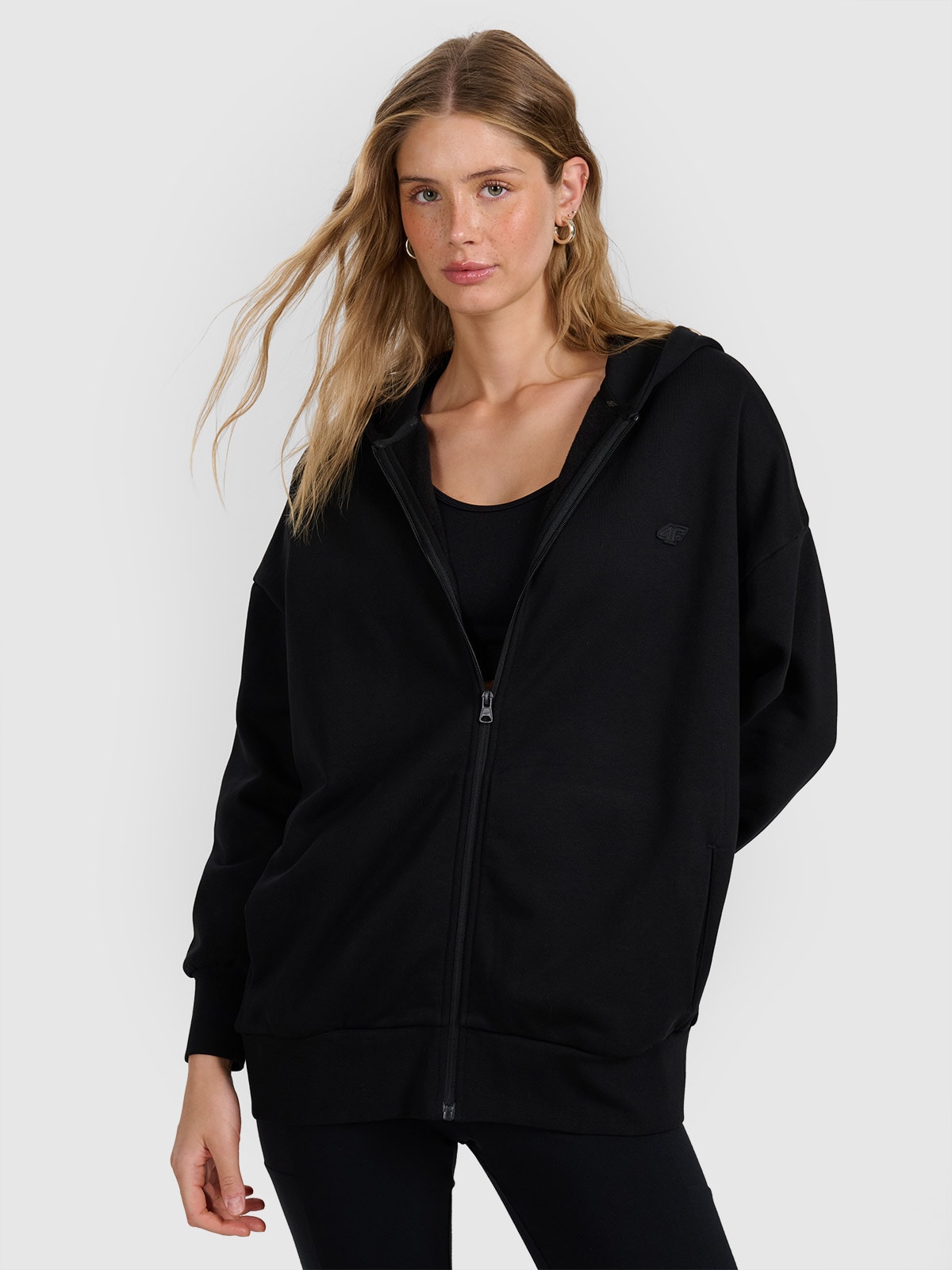 4F Bluza dresowa rozpinana z kapturem damska - czarna M