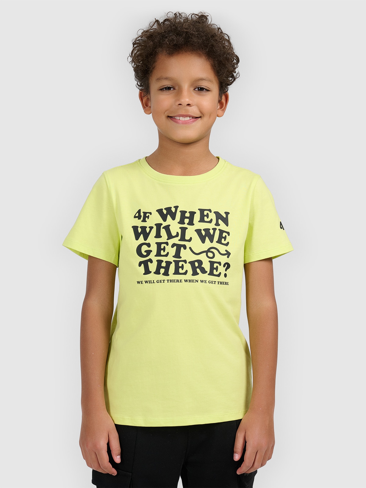 4F T-shirt regular z nadrukiem chłopięcy - żółty 158 (12-13 lat)