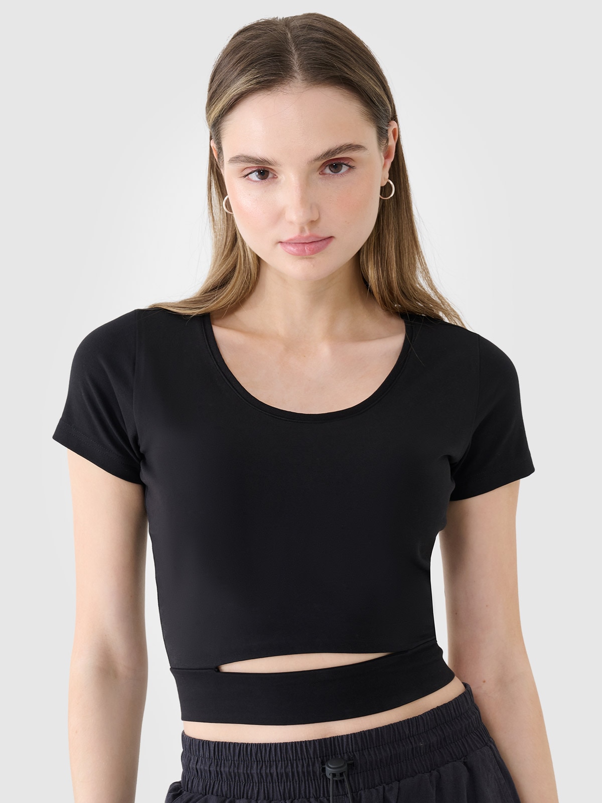 4F T-shirt crop top gładki damski - czarny L