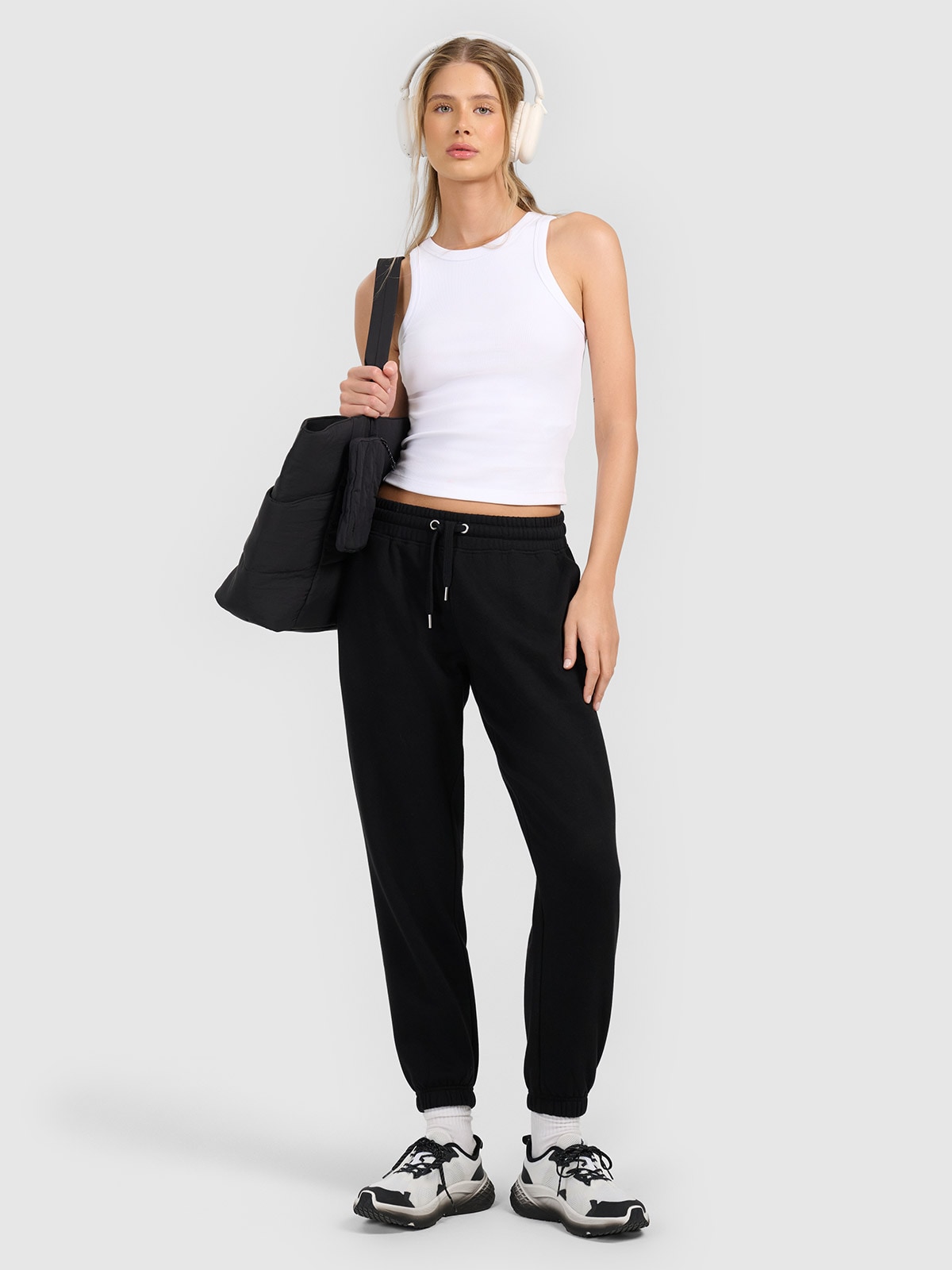 4F Spodnie dresowe joggery damskie - czarne XL