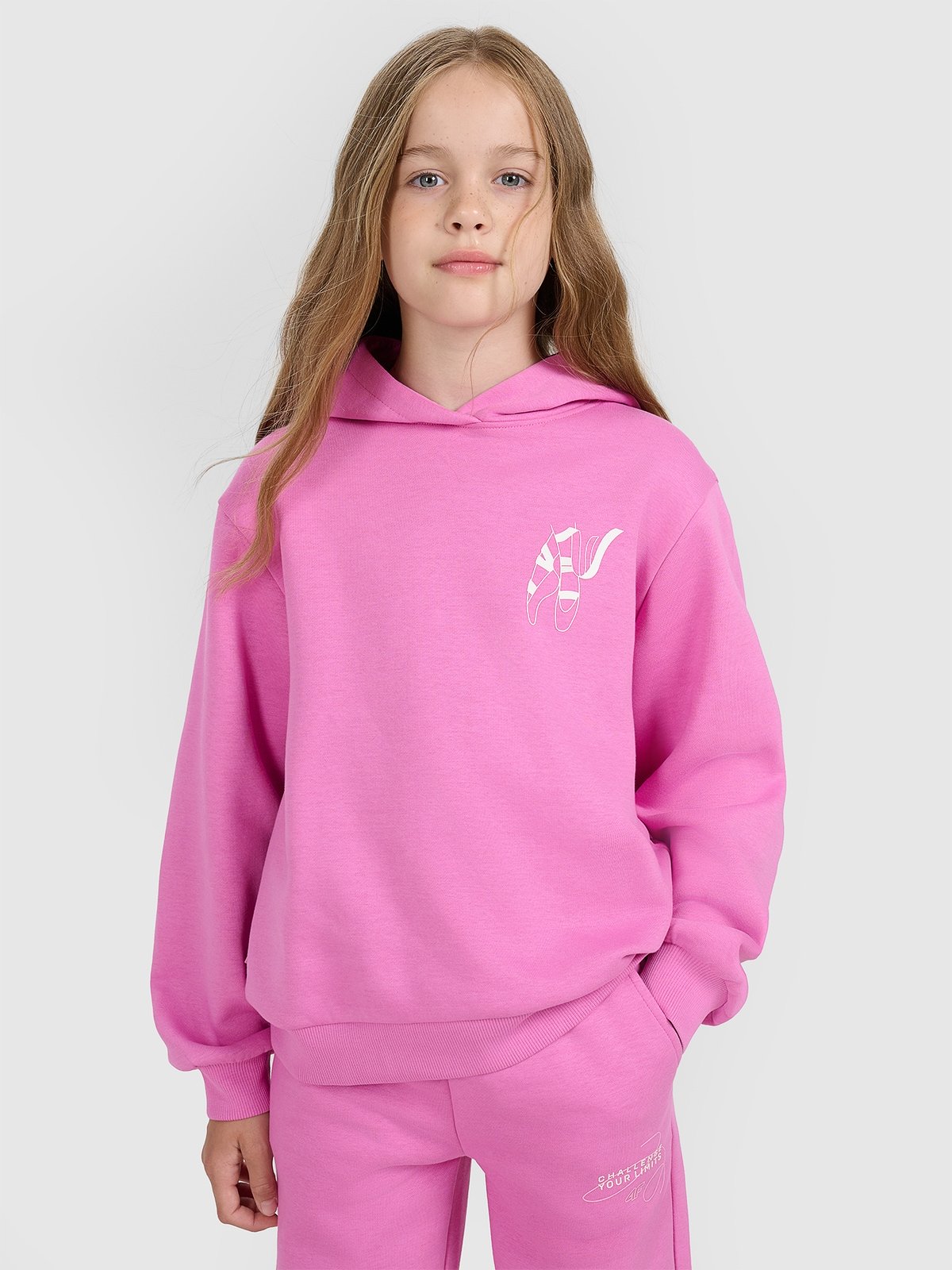 4F Bluza dresowa nierozpinana z kapturem dziewczęca - różowa 146 (10-11 lat)