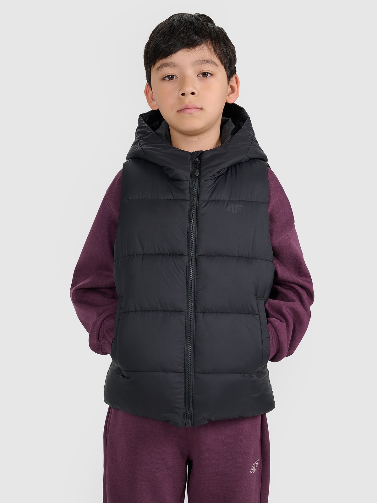 4F Bezrękawnik puchowy z wypełnieniem syntetycznym dziecięcy - czarny 122 (6-7 lat)