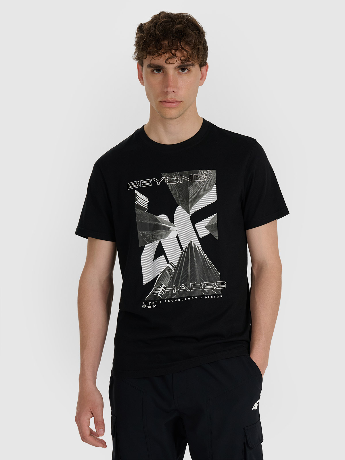 4F T-shirt regular z nadrukiem męski - czarny M
