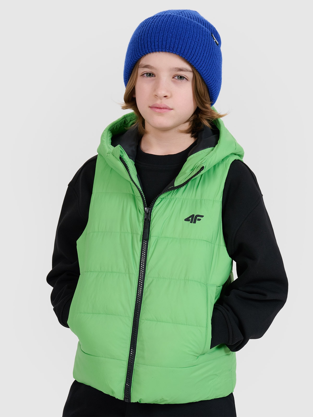 4F Bezrękawnik puchowy z wypełnieniem syntetycznym chłopięcy - zielony 146 (10-11 lat)