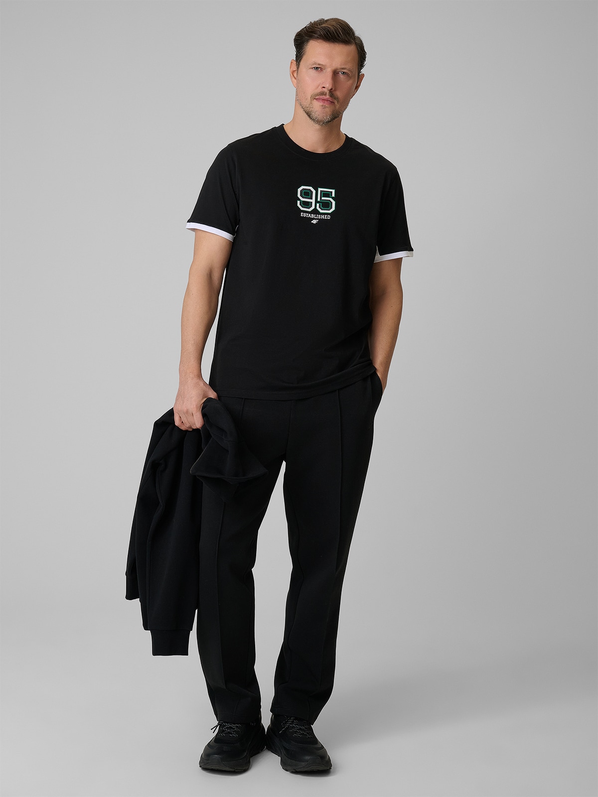 4F Spodnie dresowe męskie - czarne M