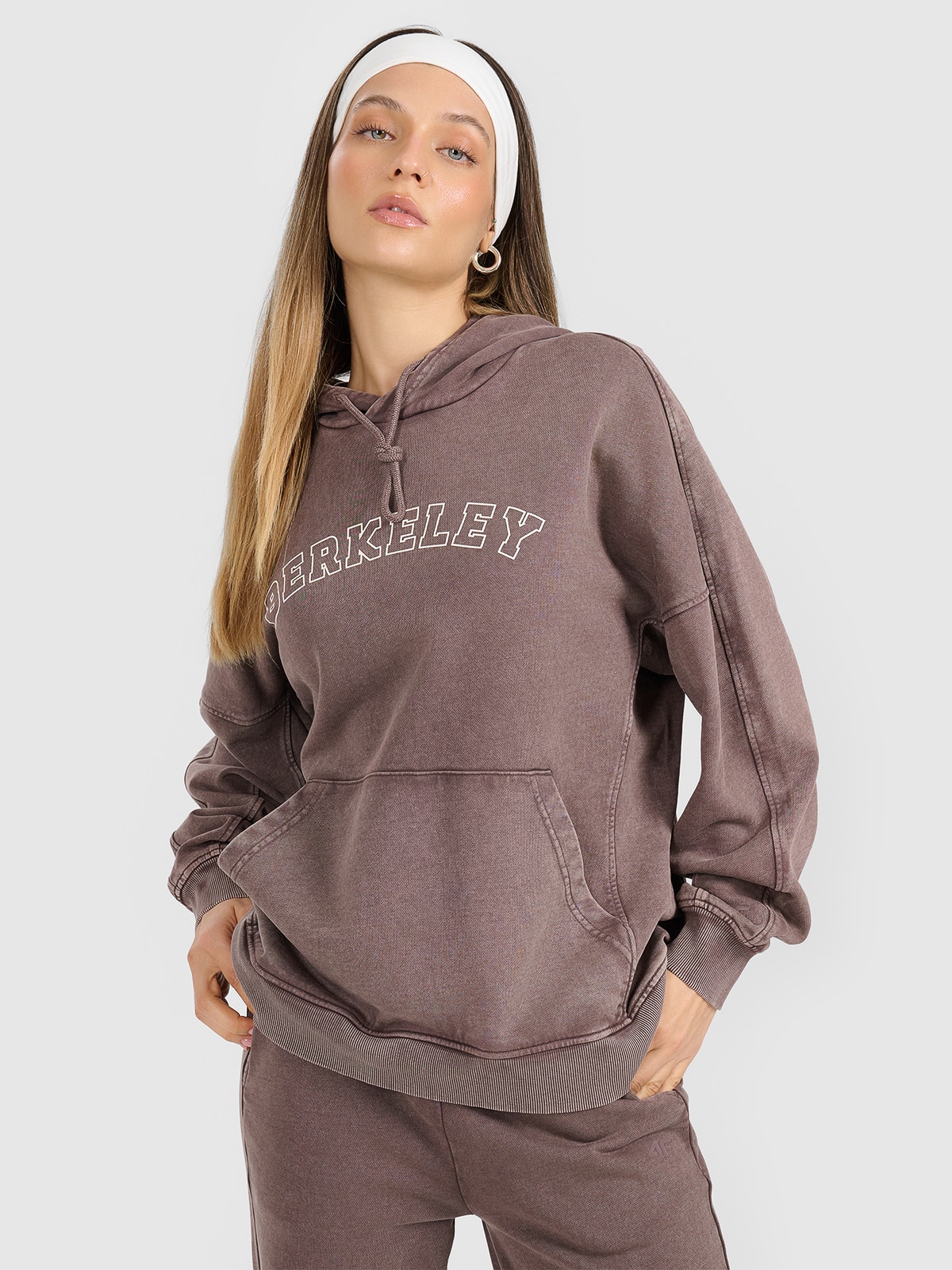 4F Bluza dresowa nierozpinana z kapturem damska - brązowa L