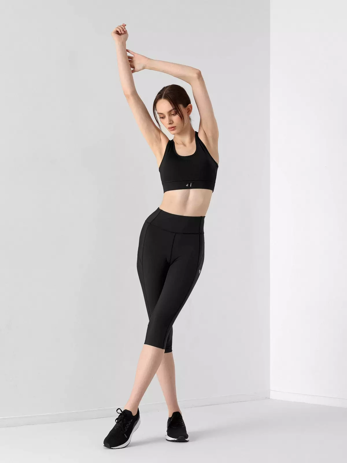 4F Legginsy treningowe 3/4 ze średnim stanem damskie XXS