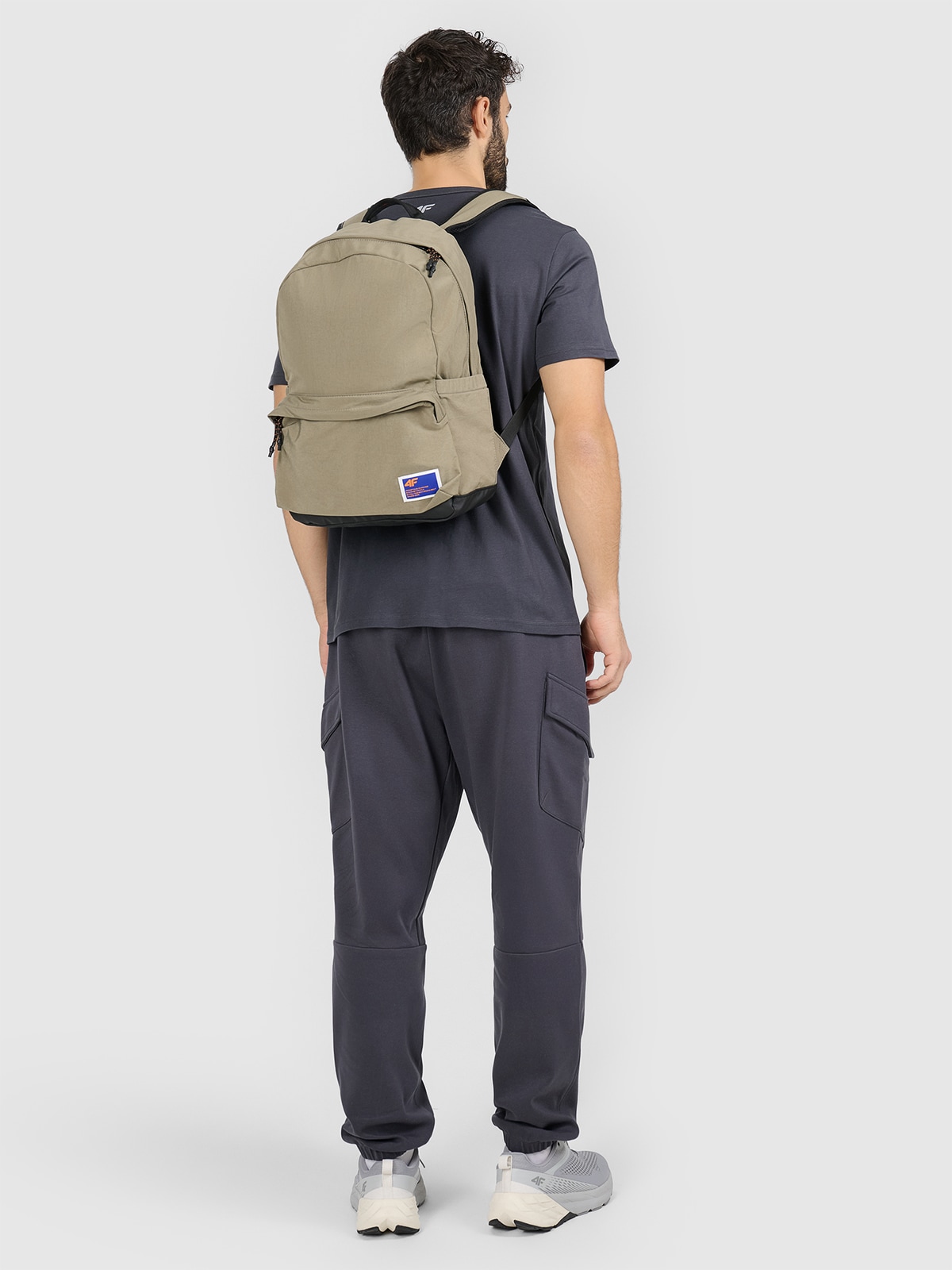 4F Plecak miejski (19 L) z kieszenią na laptop - oliwkowy/khaki Uniwersalny