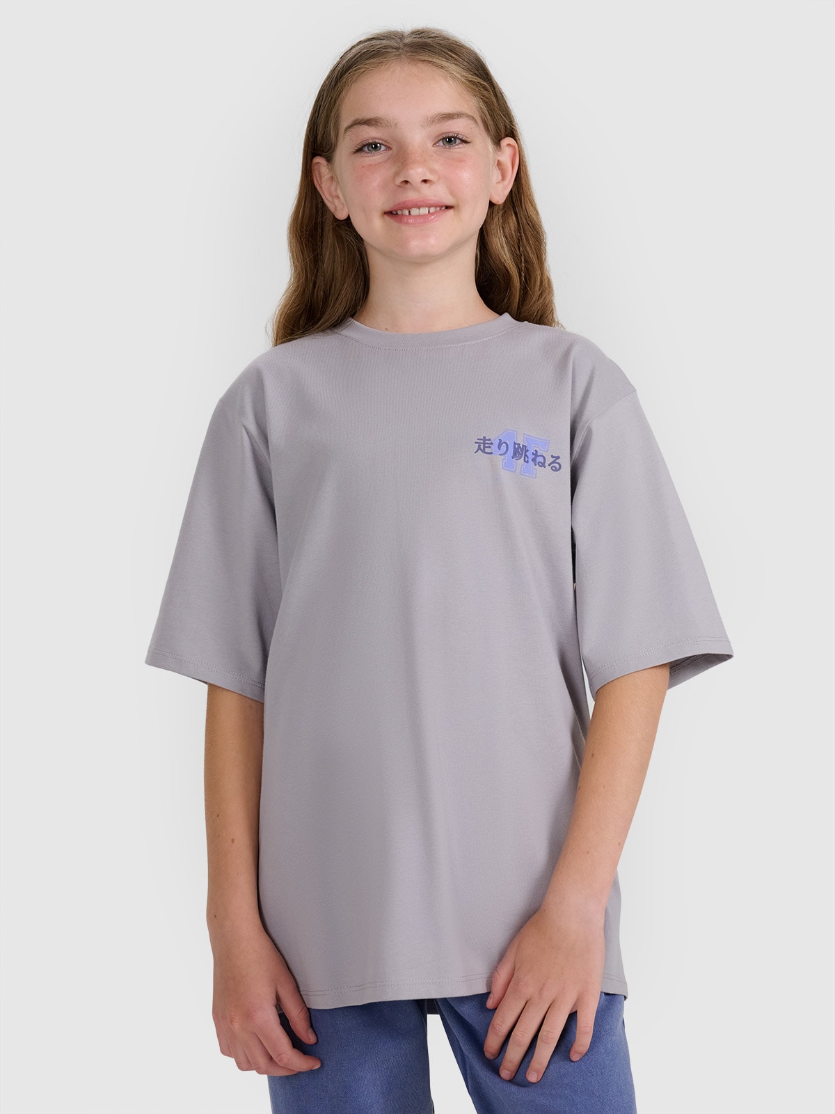4F T-shirt oversize z nadrukiem dziewczęcy - szary 146 (10-11 lat)