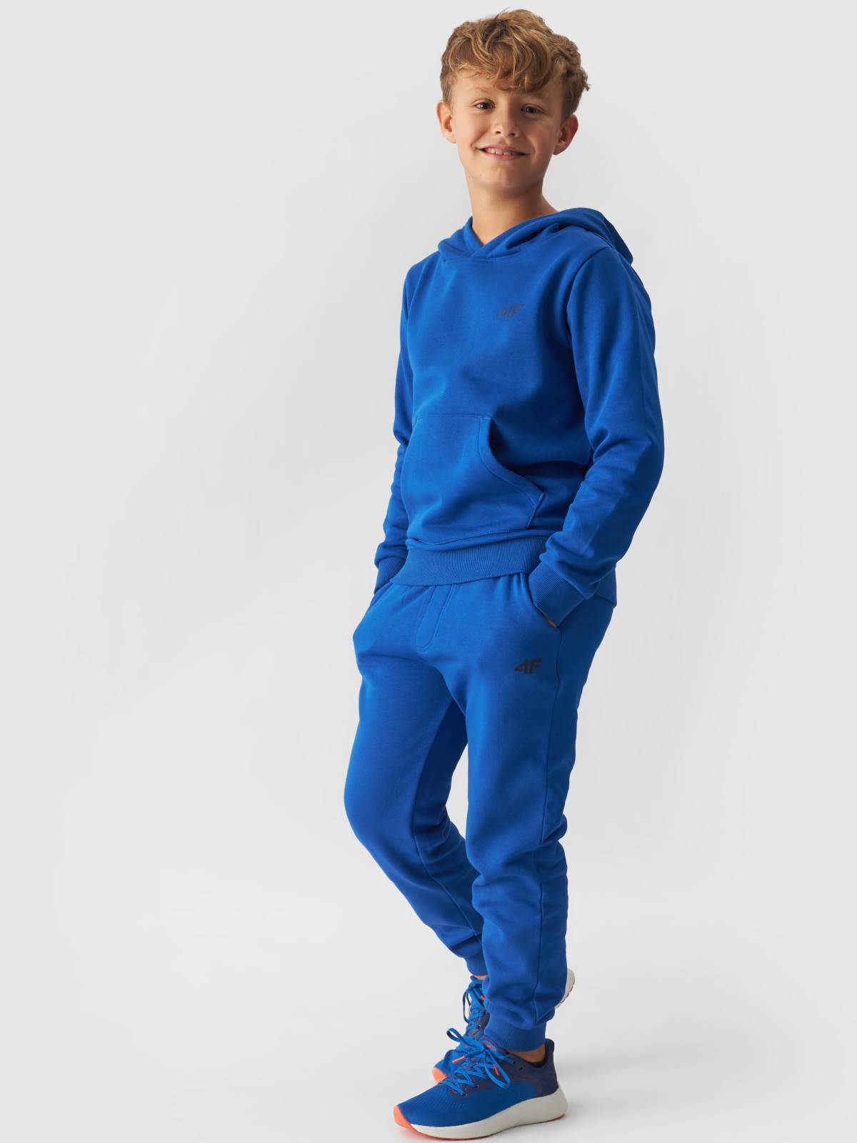 4F Spodnie dresowe joggery chłopięce - niebieskie 152 (11-12 lat)