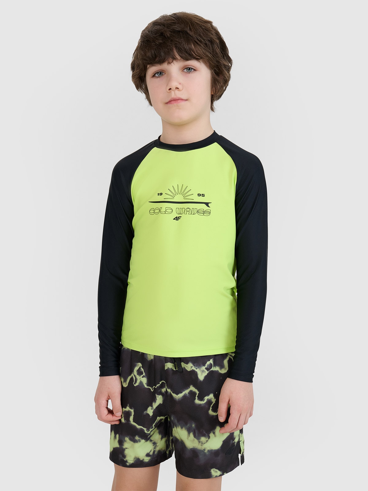 4F Longsleeve do pływania z nadrukiem chłopięcy - zielony 122/128 (6-8 lat)