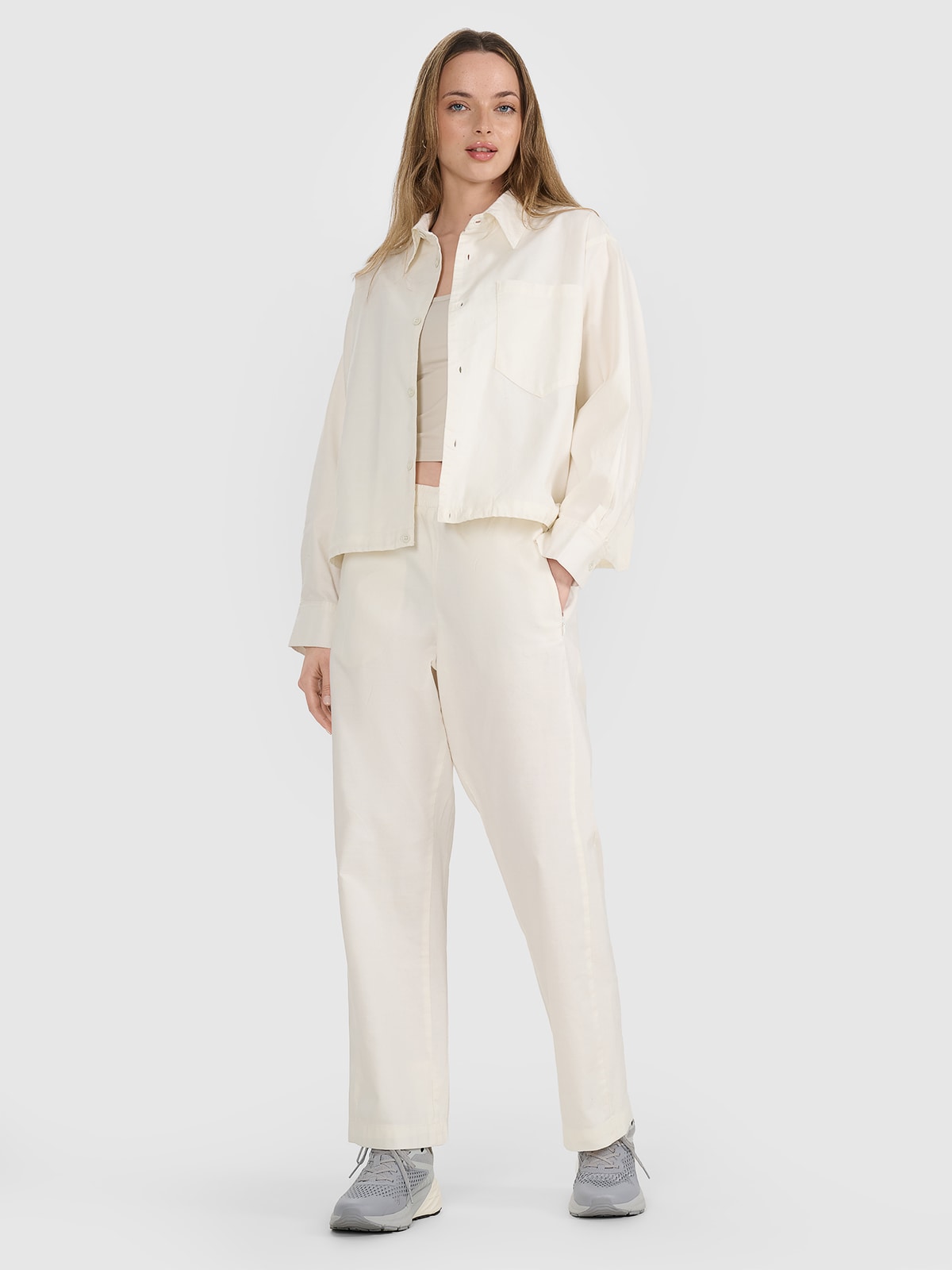 4F Spodnie casual damskie - białe M