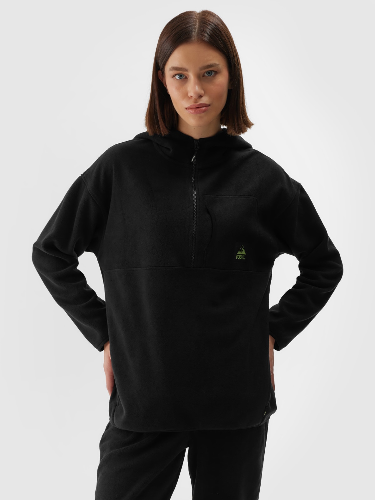 4F Polar z kapturem regular damski - czarny XL