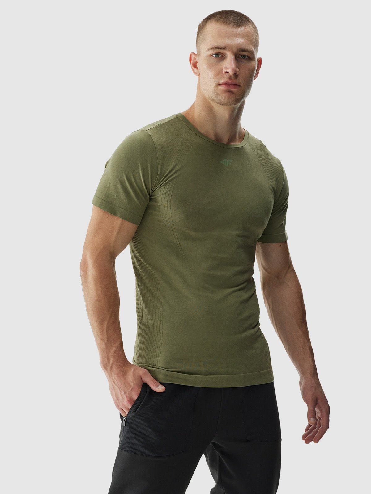 4F Koszulka treningowa bezszwowa męska - khaki S/M