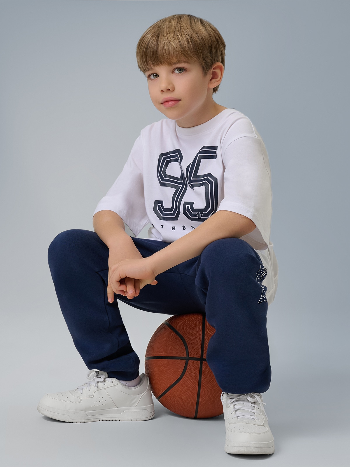 4F T-shirt loose z nadrukiem chłopięcy - biały 146/152 (10-12 lat)