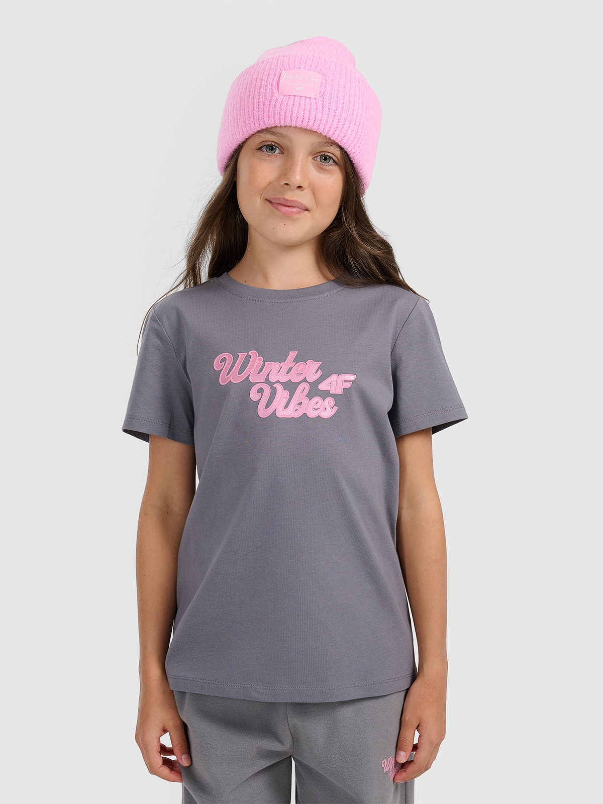 4F T-shirt regular z nadrukiem dziewczęcy - szary 158 (12-13 lat)