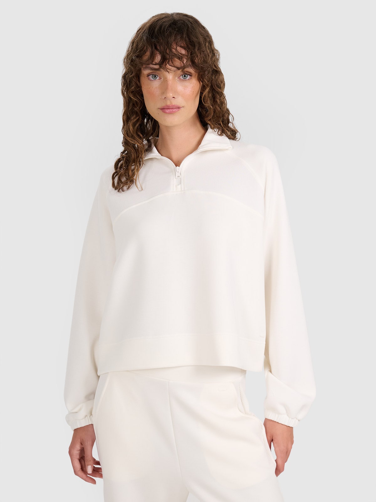 4F Bluza dresowa nierozpinana z modalem damska - biała XS