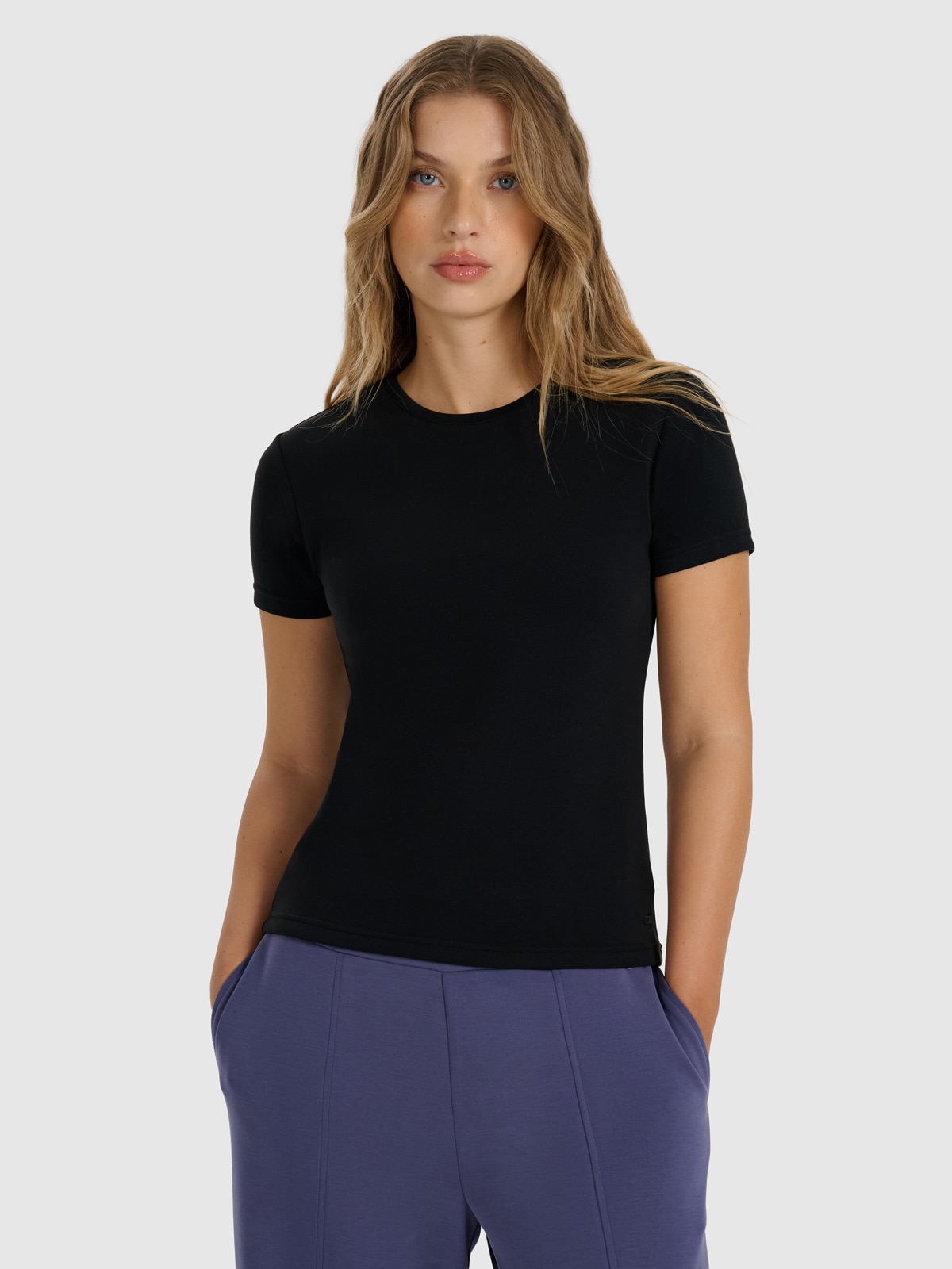 4F T-shirt z prążkowanej dzianiny z modalem damski - czarny XS