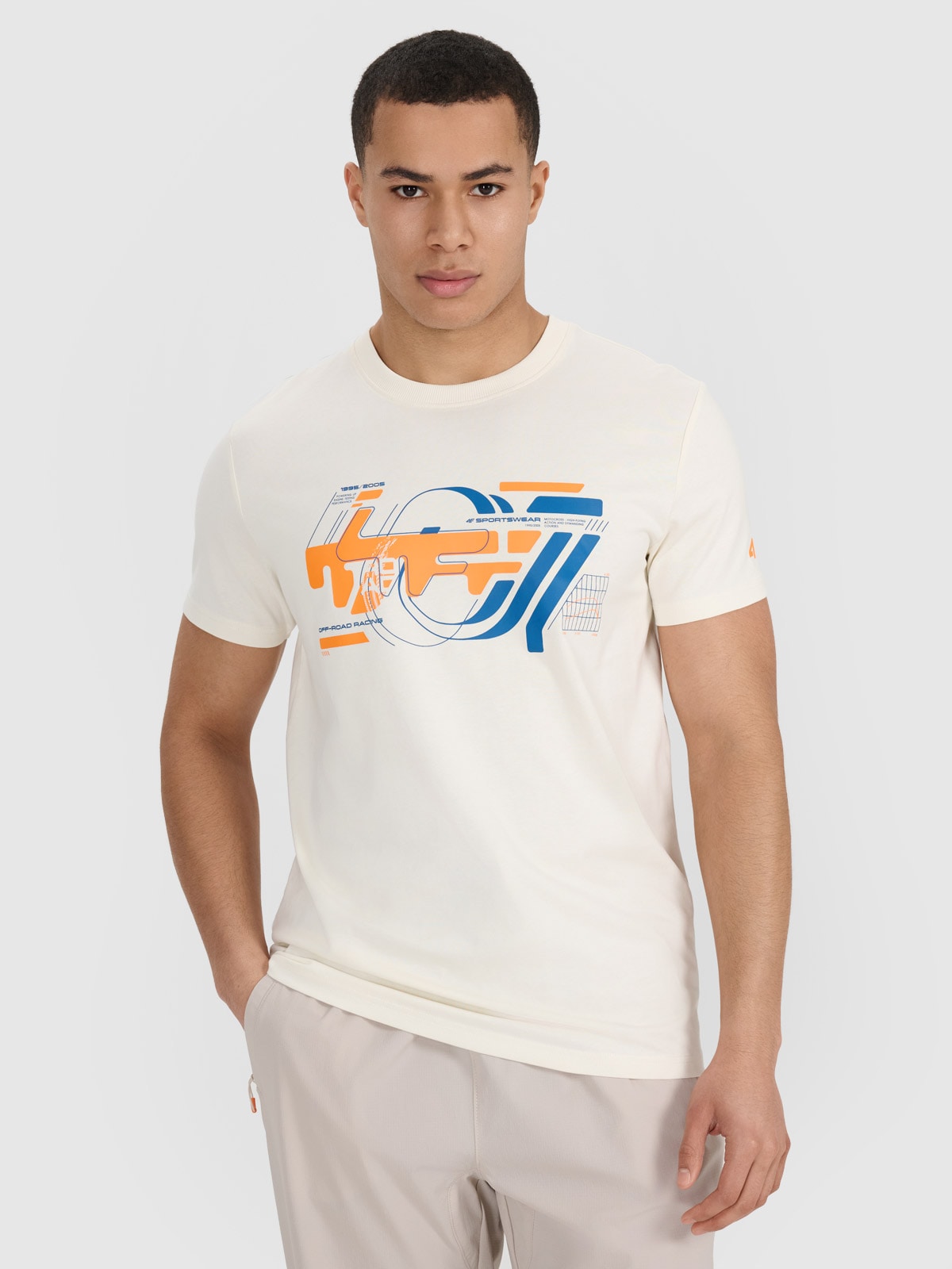 4F T-shirt regular z nadrukiem męski - beżowy L
