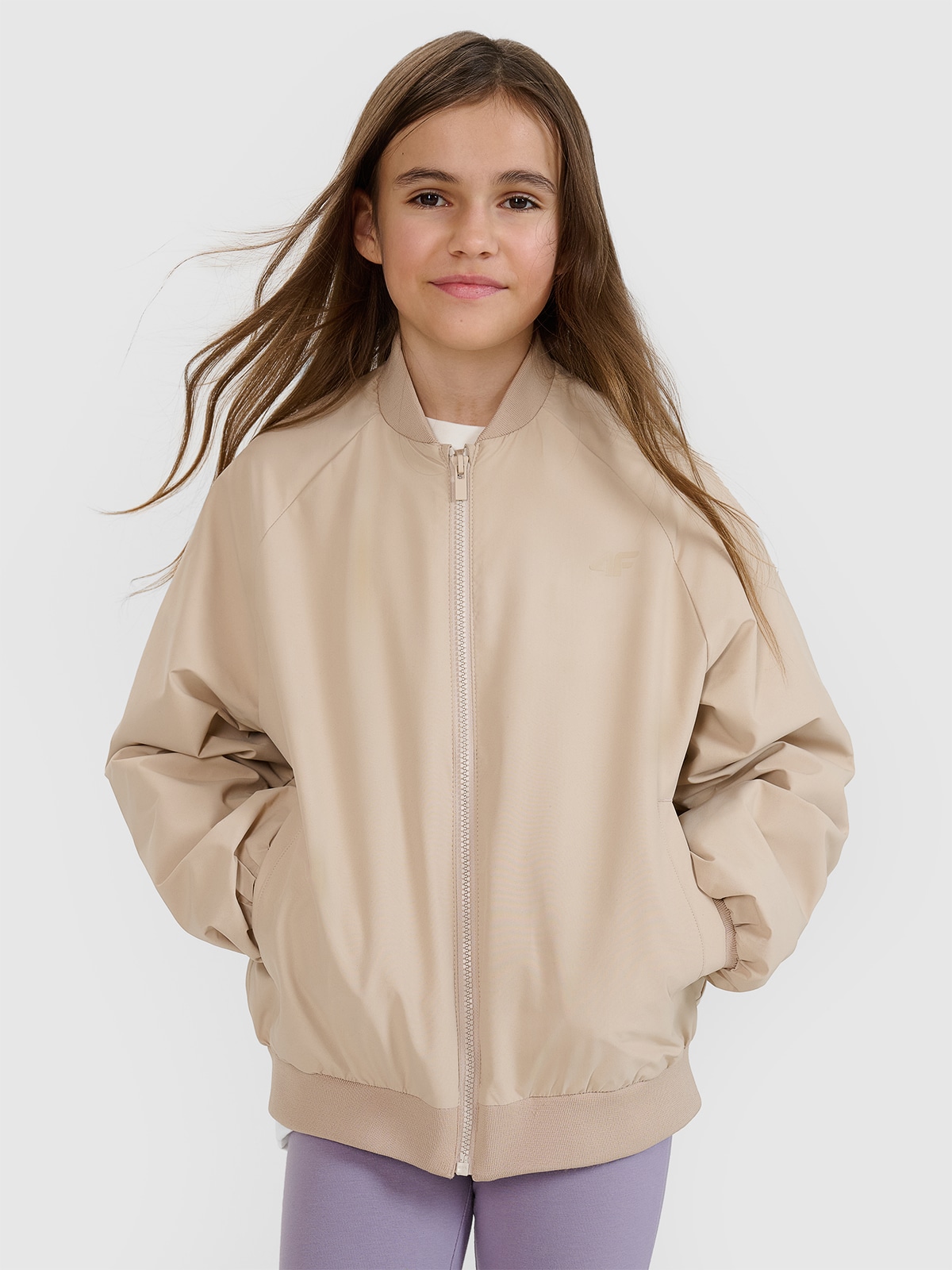 4F Kurtka przejściowa bomberka dziewczęca - beżowa 164 (13-14 lat)