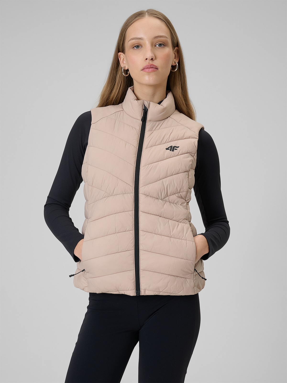 4F Bezrękawnik z wypełnieniem syntetycznym damski - beżowy L