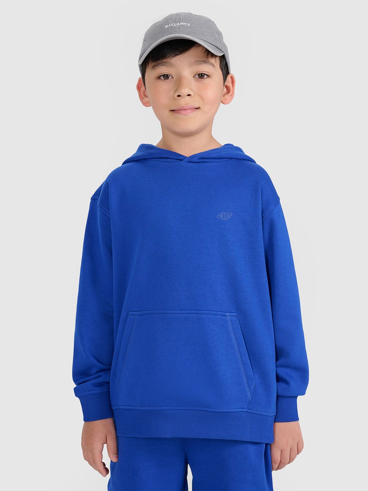 4F Bluza dresowa nierozpinana z kapturem chłopięca - niebieska 134 (8-9 lat)
