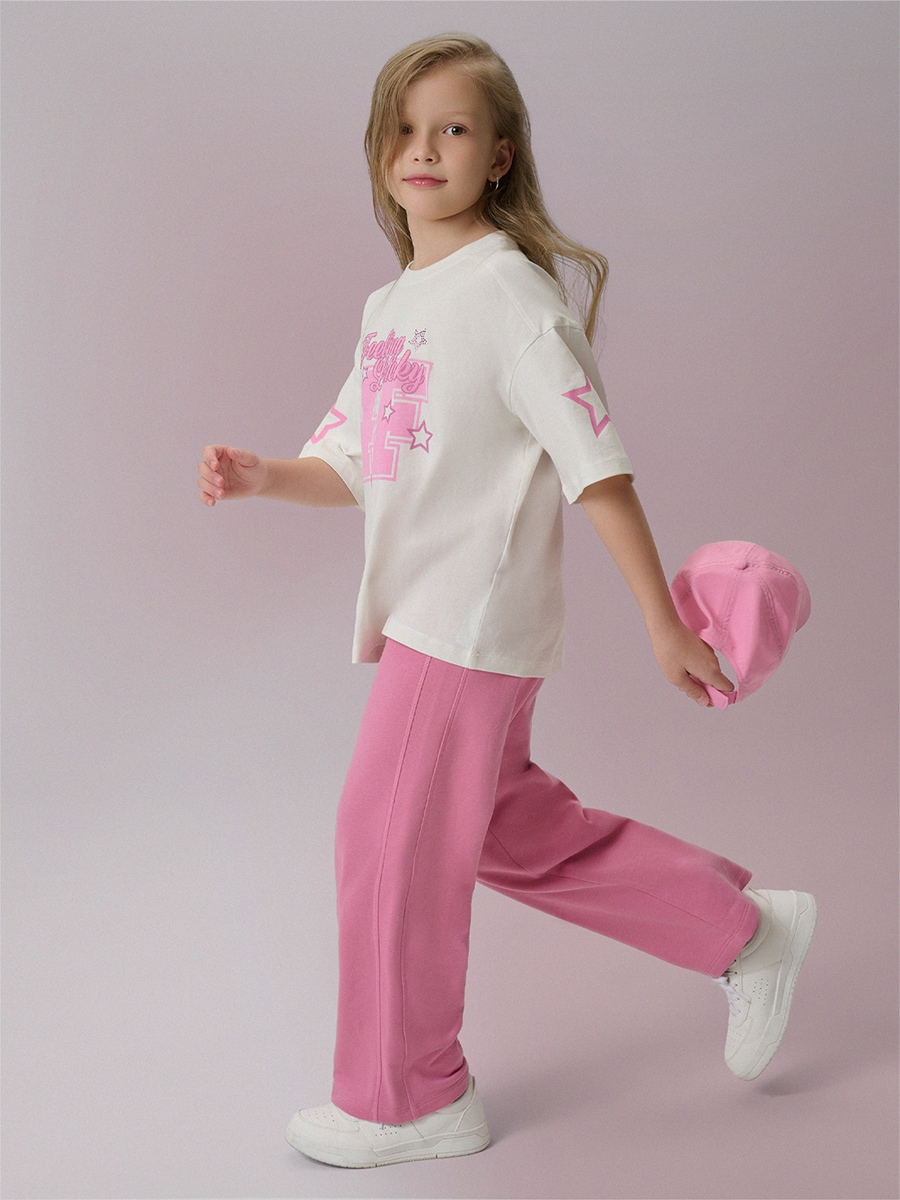 4F T-shirt loose z nadrukiem dziewczęcy - biały 122/128 (6-8 lat)