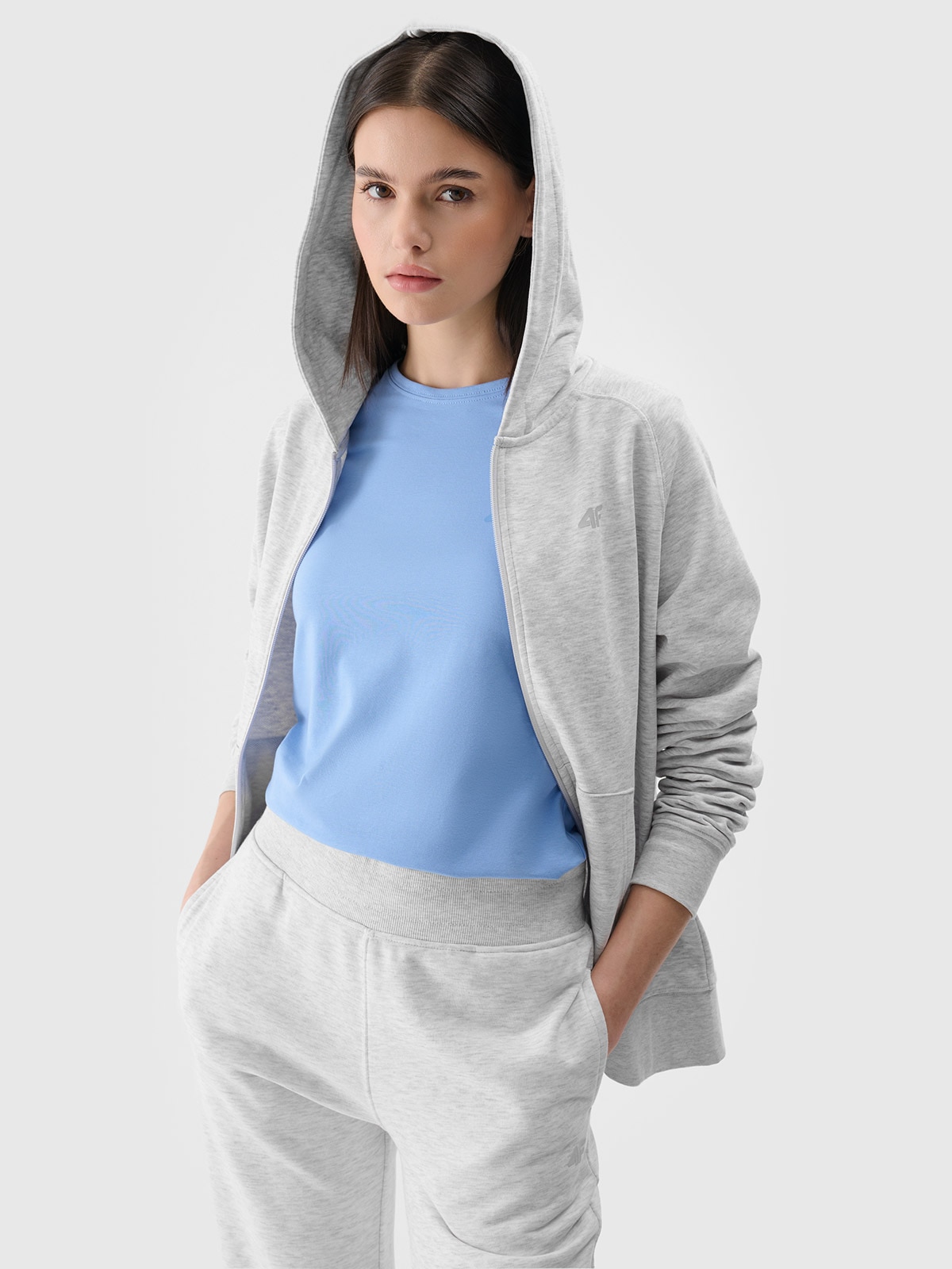 4F Bluza dresowa rozpinana z kapturem damska - szara XS