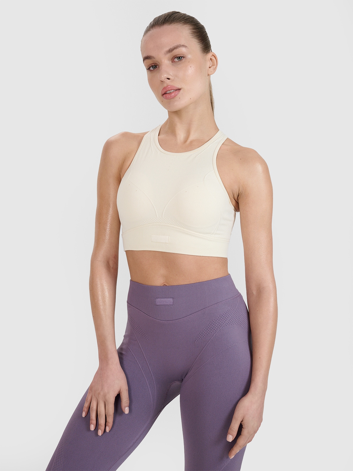 4F Biustonosz treningowy bezszwowy ze średnim wsparciem 4F x Anna Lewandowska - biały S/M