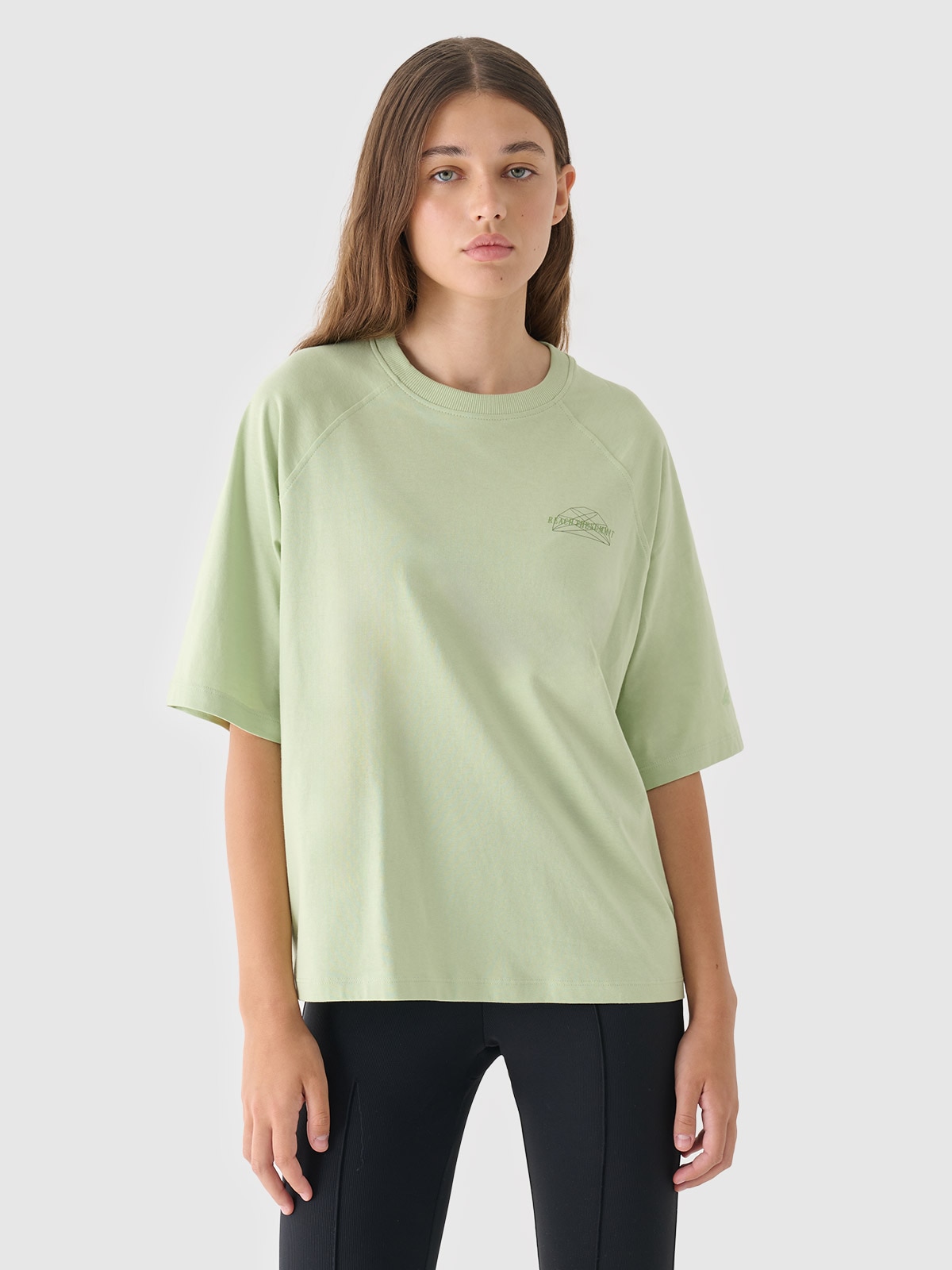4F T-shirt oversize z nadrukiem damski - oliwkowy/khaki XS