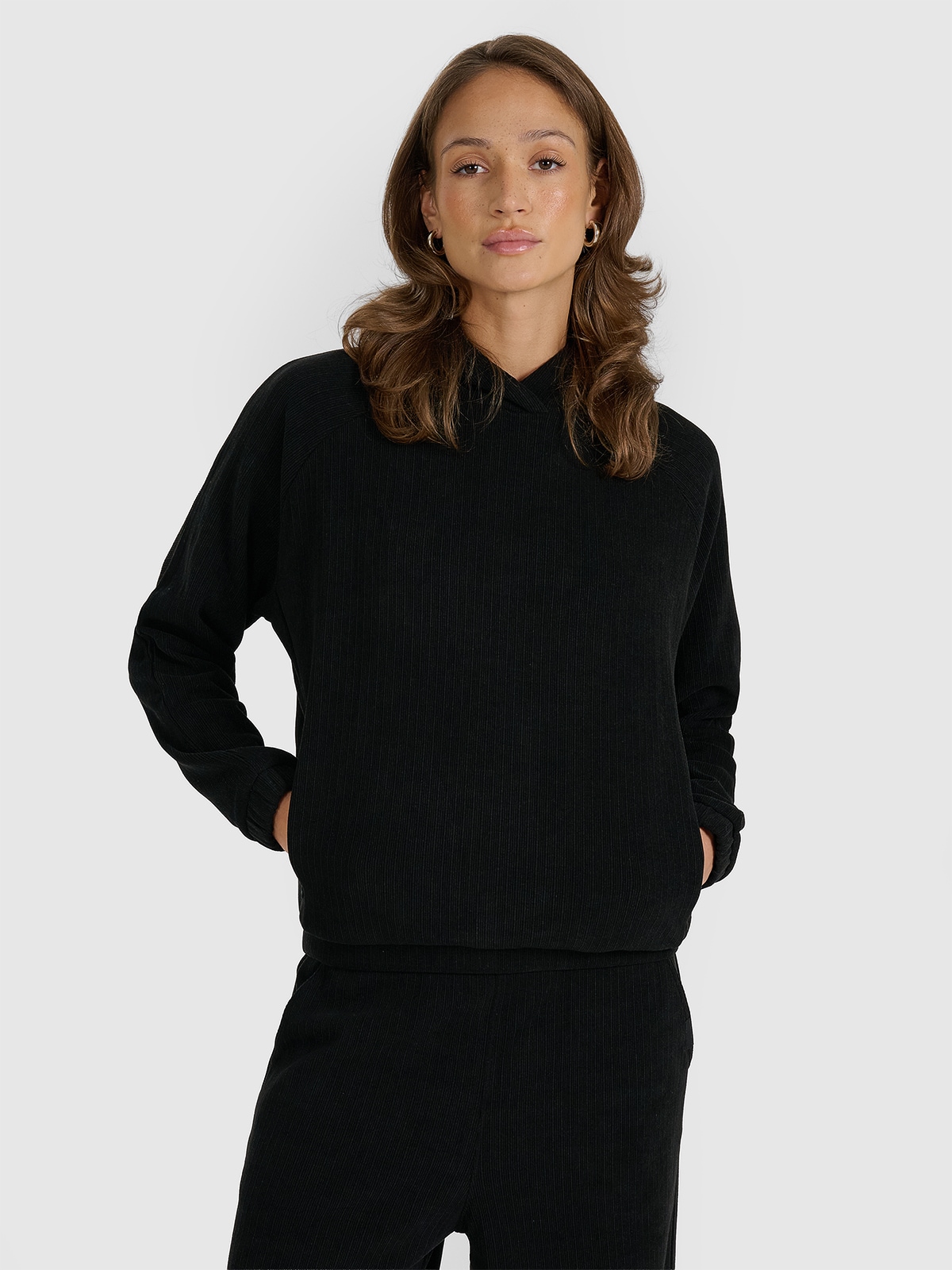 4F Bluza dresowa nierozpinana z kapturem damska - czarna L