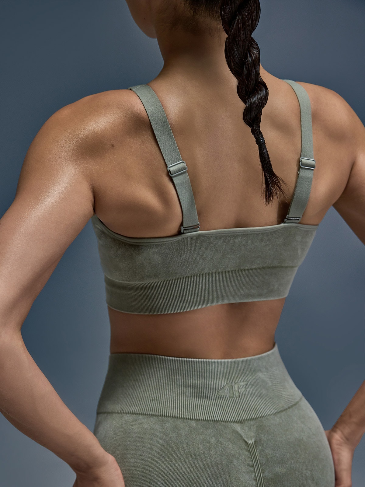 4F Biustonosz do jogi i pilatesu ze średnim wsparciem damski - zielony M/L