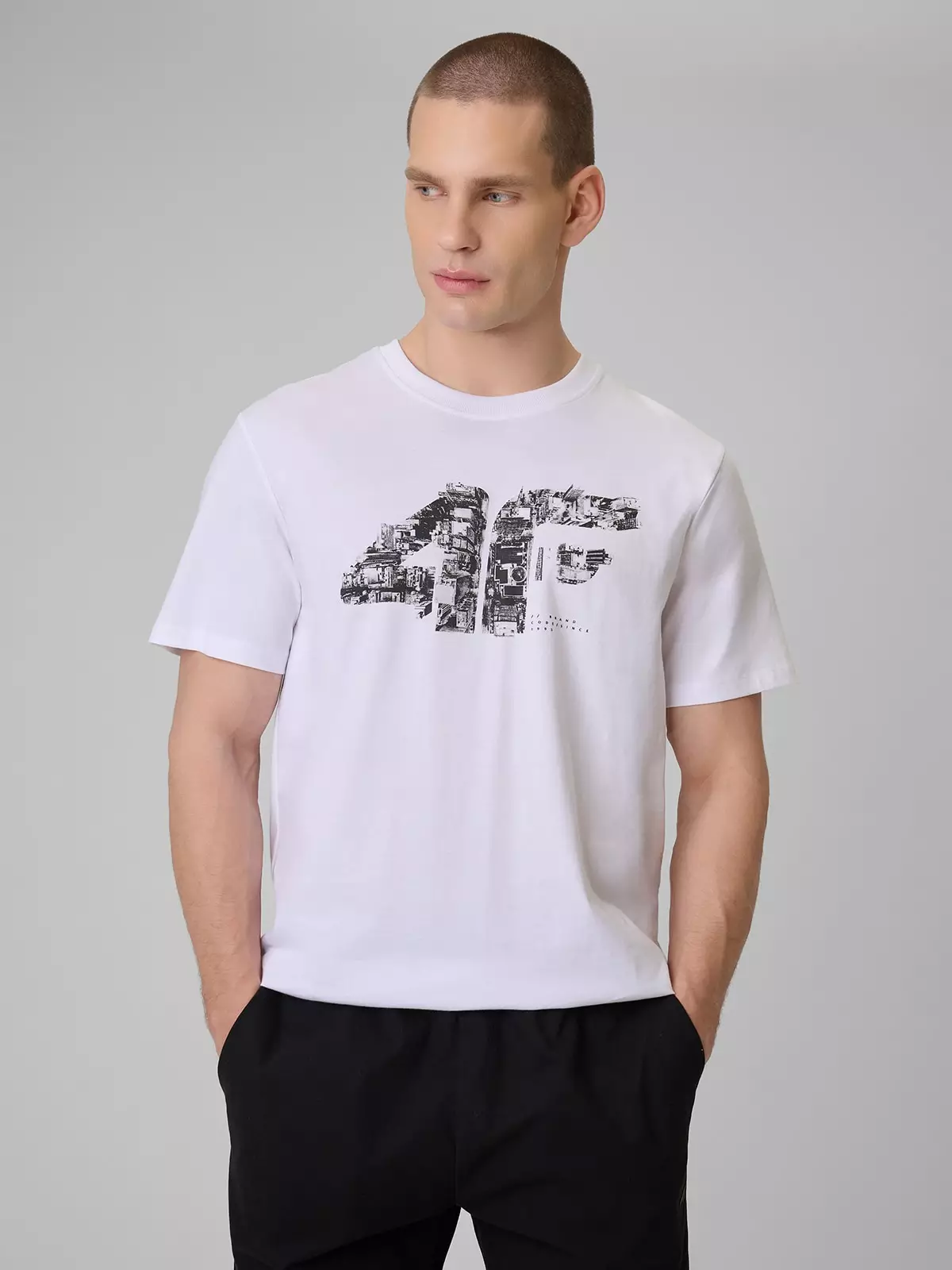 4F T-shirt regular z nadrukiem męski - biały XXL