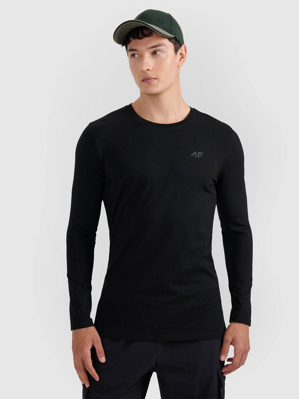 4F Longsleeve slim gładki męski - czarny M
