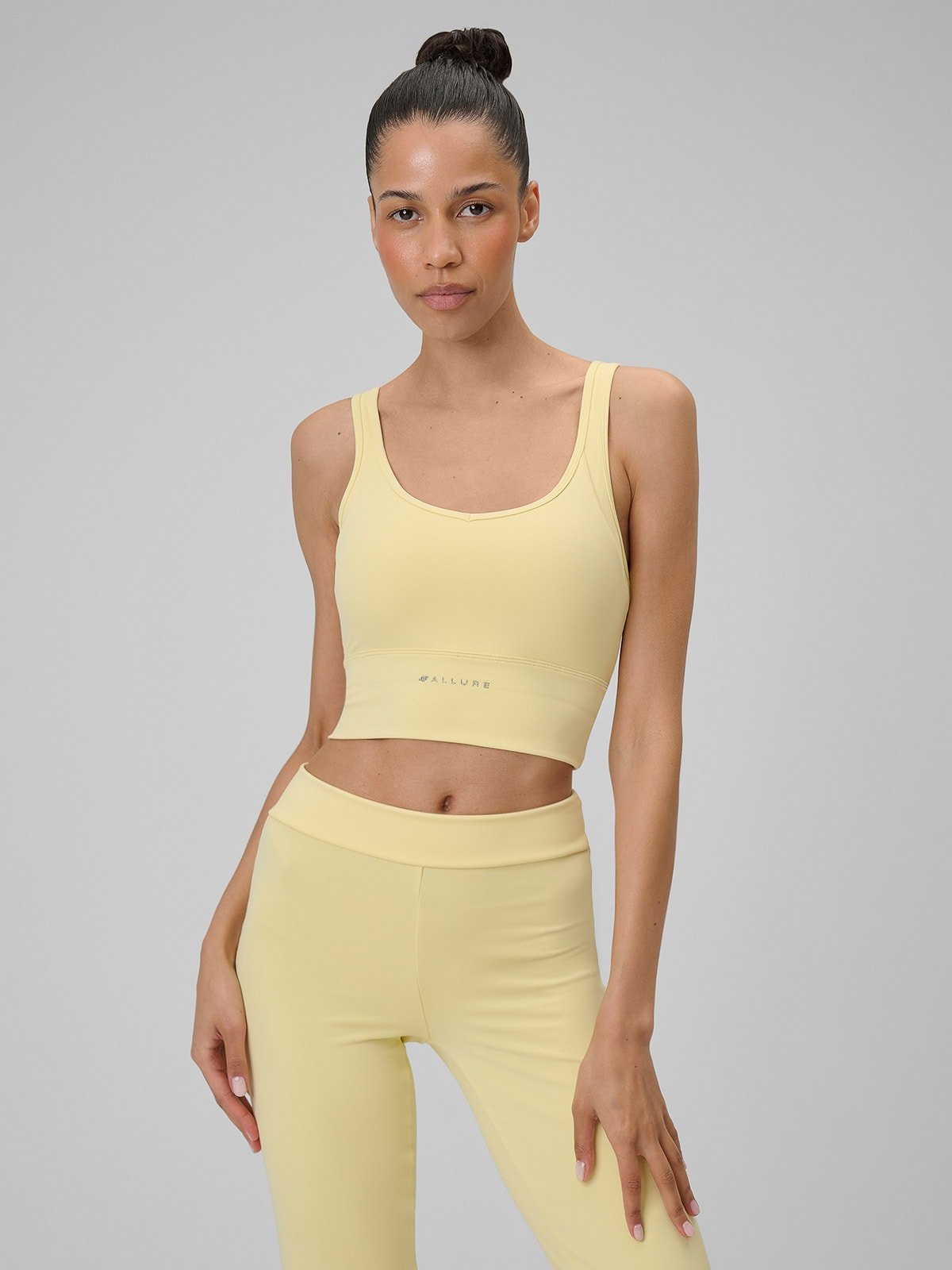 4F Biustonosz do jogi z niskim wsparciem damski - żółty M