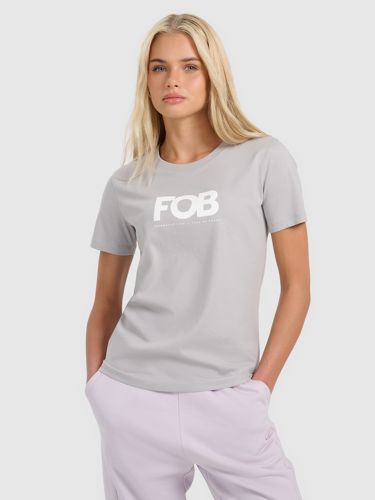 4F T-shirt regular z nadrukiem damski - szary XXL