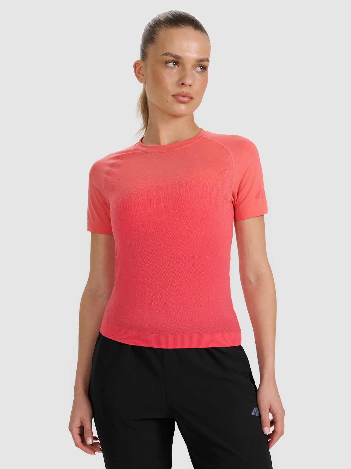 4F Koszulka do biegania w terenie bezszwowa damska - różowa XS/S