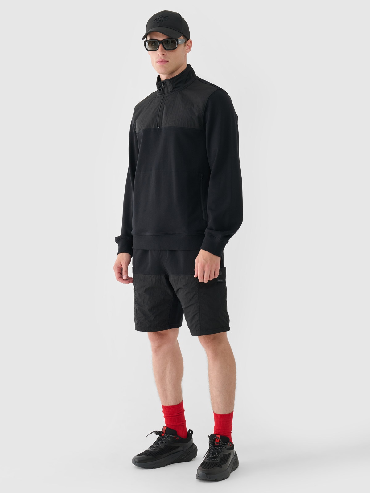 4F Spodenki casual męskie - czarne M