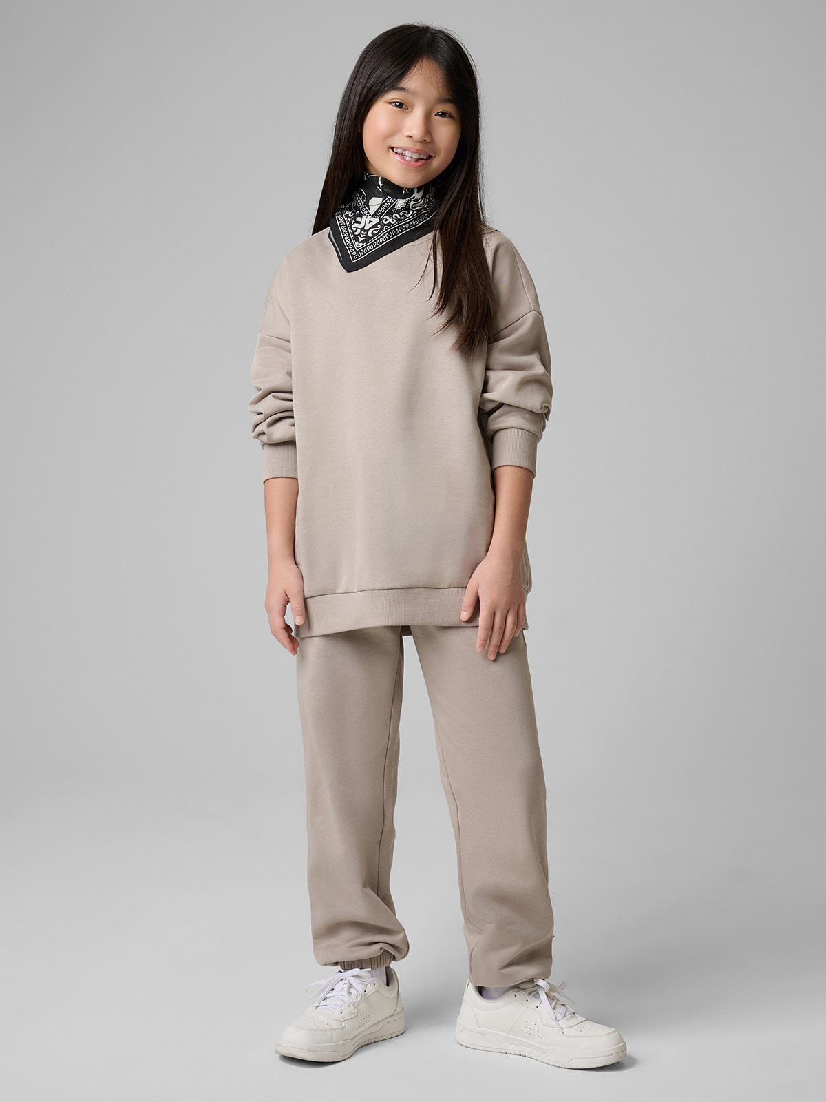 4F Komplet dresowy dziewczęcy - beżowy 158/164 (12-14 lat)